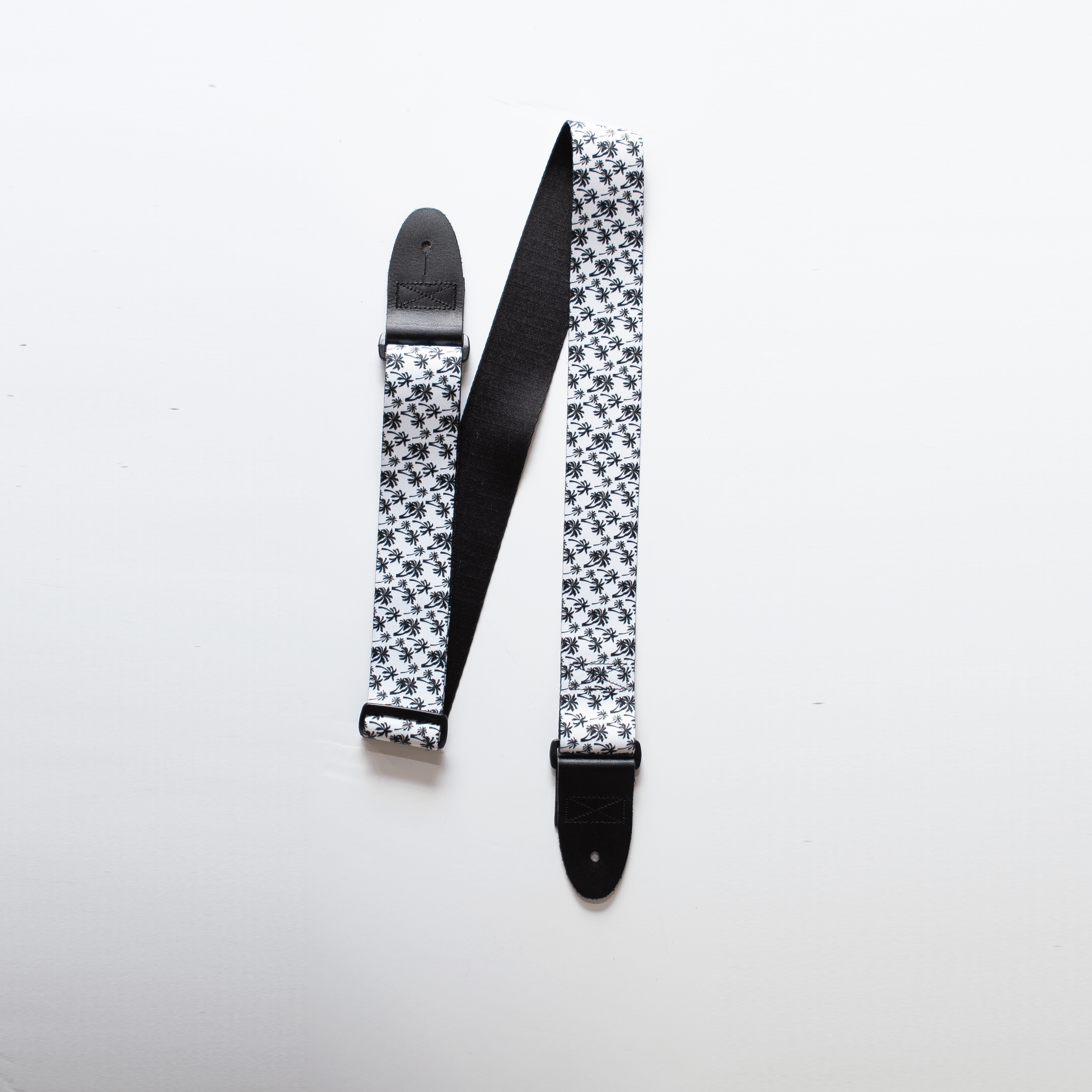 Don’t Leave Any of These Guitar Accessories Behind - StrapGraphics