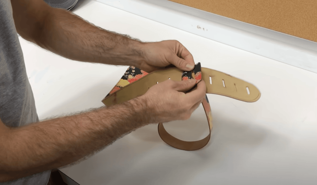 How to Adjust a Leather Guitar Strap - StrapGraphics