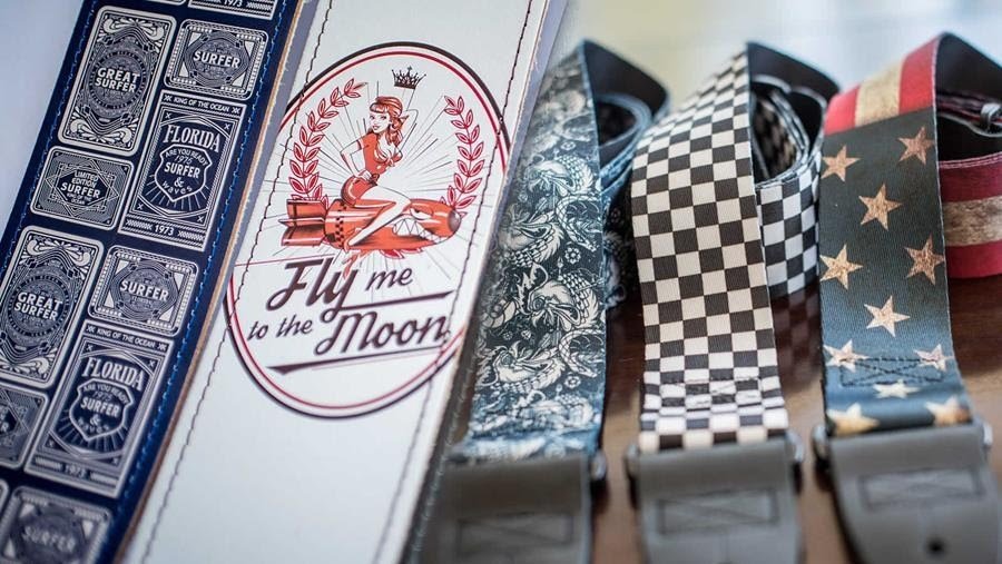 How to Wear a Guitar Strap for Maximum Comfort and Performance - StrapGraphics