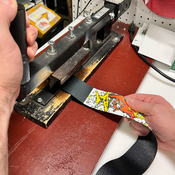 hot cutting a polyester guitar strap